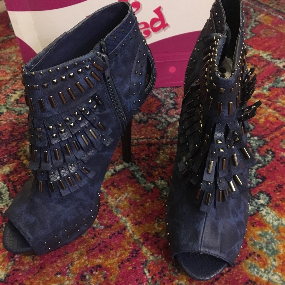 🥳HP🥳 Sexy stud fringed open toe stiletto booties